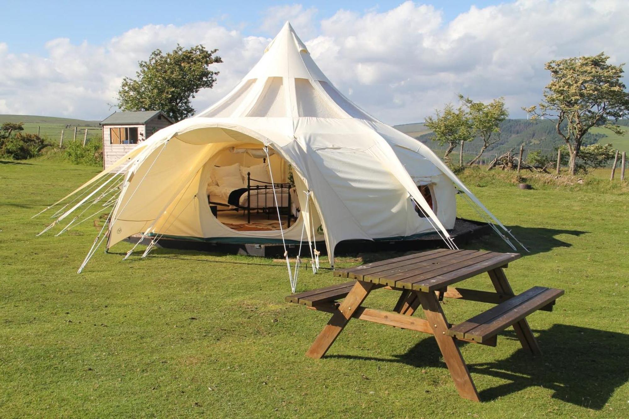 Tal-Y-Fan Farm 6M Stargazer Tent Bridgend (Wales) Exterior foto