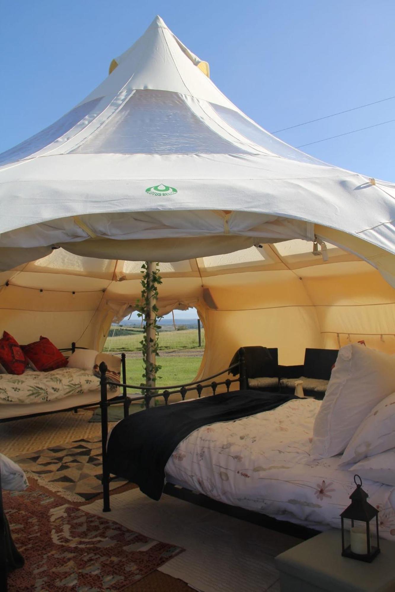 Tal-Y-Fan Farm 6M Stargazer Tent Bridgend (Wales) Exterior foto