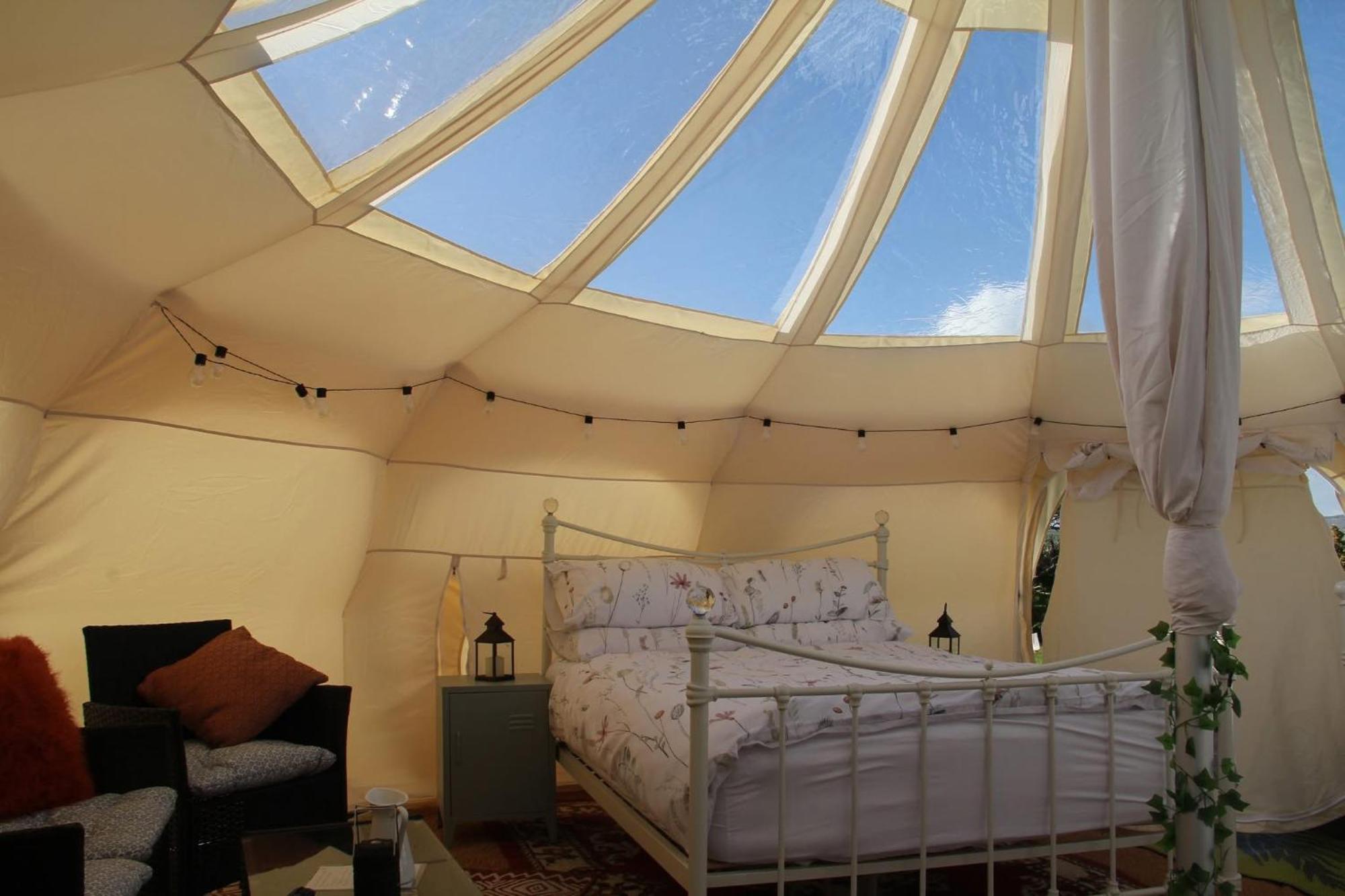 Tal-Y-Fan Farm 6M Stargazer Tent Bridgend (Wales) Exterior foto